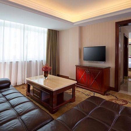 Vienna Hotel Shenzhen Exibition Center Екстериор снимка