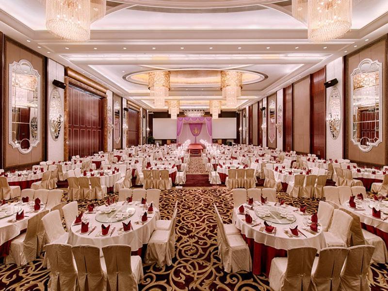 Vienna Hotel Shenzhen Exibition Center Екстериор снимка