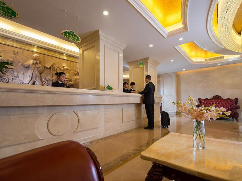 Vienna Hotel Shenzhen Exibition Center Екстериор снимка